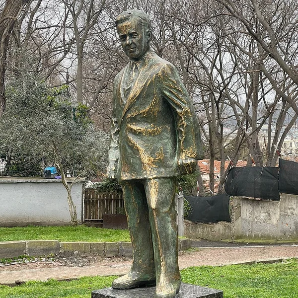 Behçet Necatigil